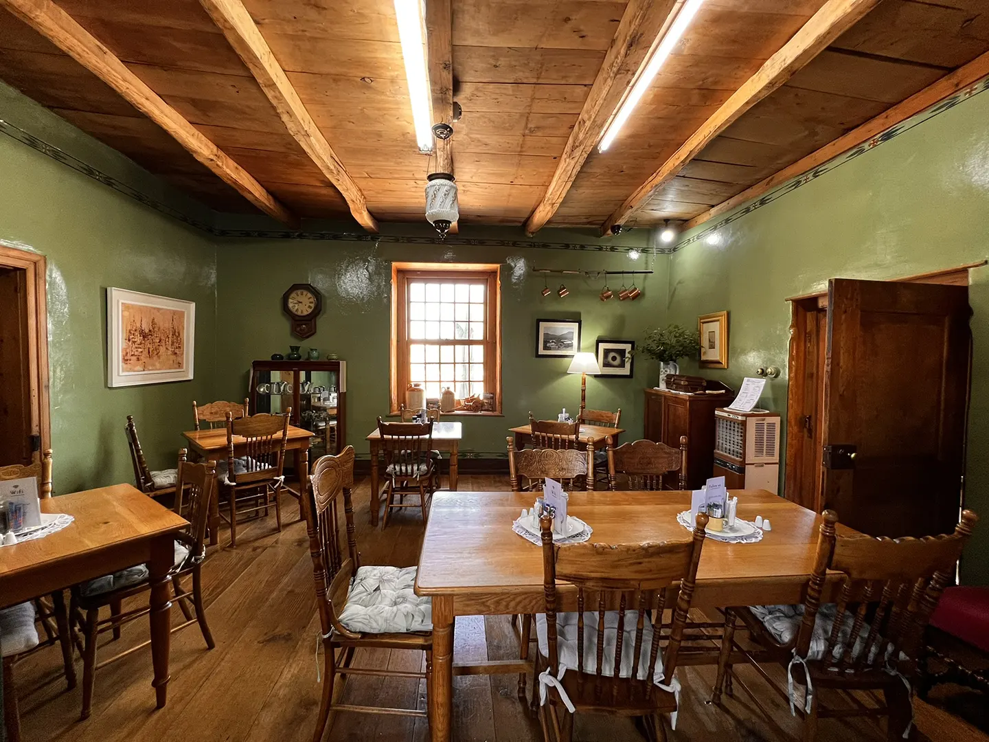 Hantam Huis restaurant dining area