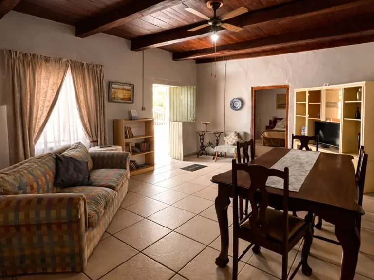 Calvinia_Lodge_4_03